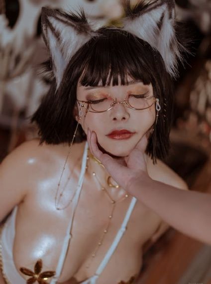 丰满的女教师电影
