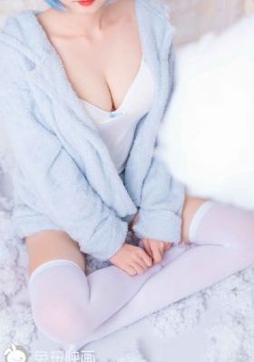 《临江仙》