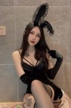 把她抵在洗手台挺进撞击视频
