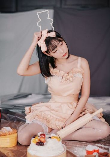 小受在公交车被八个男人强